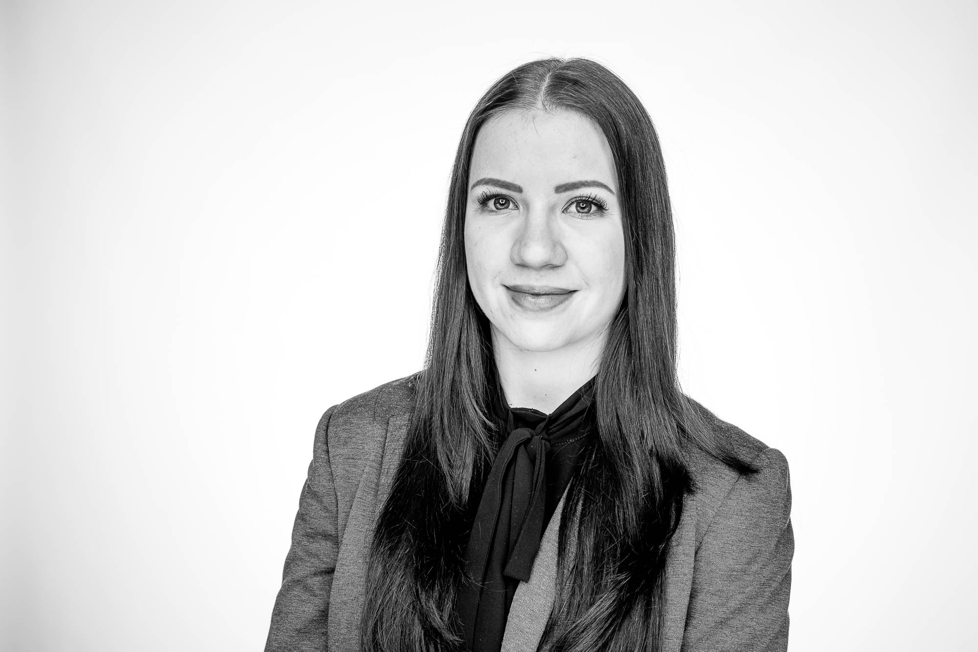 Export x3 Headshot  06354 Dez 01 2019 Headshots 2019  Miro Nicole Nadine